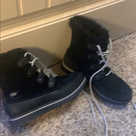 Sorel waterproof boots - Picture 2 of 3